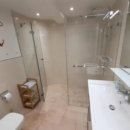 Ankerplatz Am Suedstrand, Mit 2 Schlafzimmer Und Eigenen Strandkorb Binz